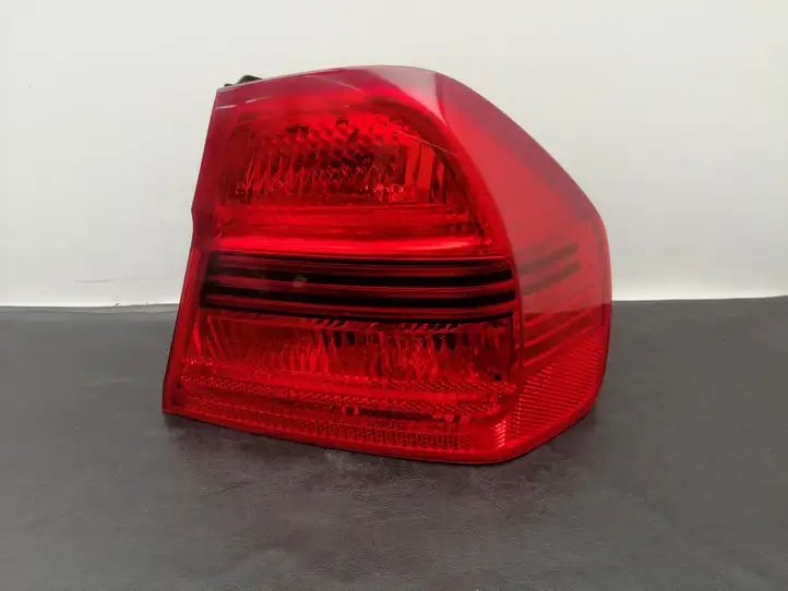 BMW 3 E90 E91 (2005 - 2012) 7161956 Задний фонарь в кузове — фото 1