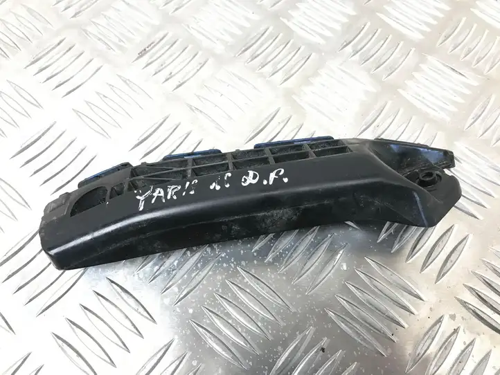 Toyota Yaris (2014 - 2019) 525350D090 Кронштейн переднего бампера — фото 1