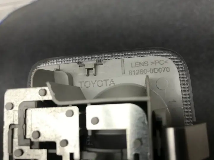 Toyota Yaris (2019 - ) 812600D070 Передняя подсветка — фото 2