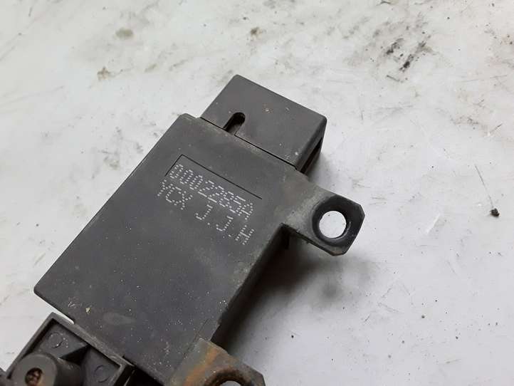 Kia Carens (2002 - 2006)  OK53B6176X Реле вентилятора охлаждения