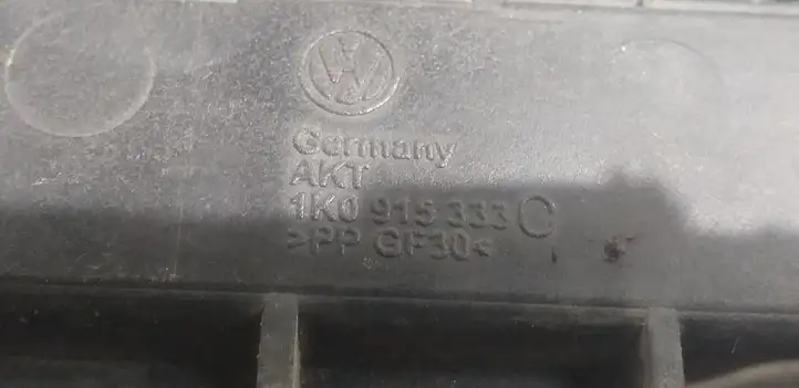 Volkswagen PASSAT B6 (2005 - 2010) 1K0915333C Площадка аккумулятора — фото 2