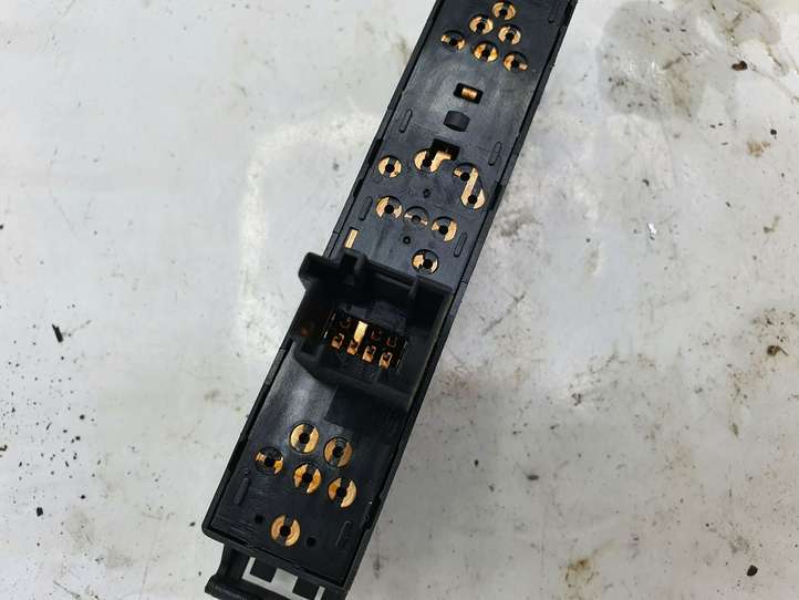 BMW 3 E46 (1998 - 2005)  15869804 Кнопка стеклоподъемников