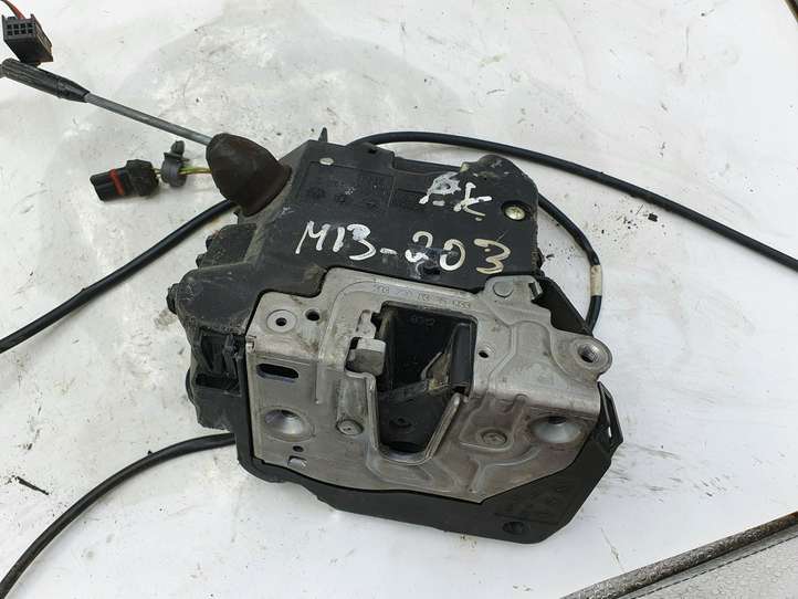 Mercedes-Benz C W203 (2000 - 2007)  2037200335 Передняя звукоизоляция