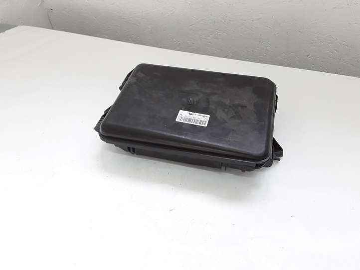 Volkswagen PASSAT B5 (1997 - 2000)  8D0927355A Крышка ящика предохранителей