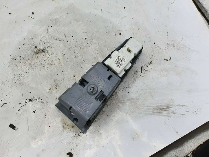 BMW 7 E65 E66 (2001 - 2008)  6919880 Кнопка стеклоподъемников