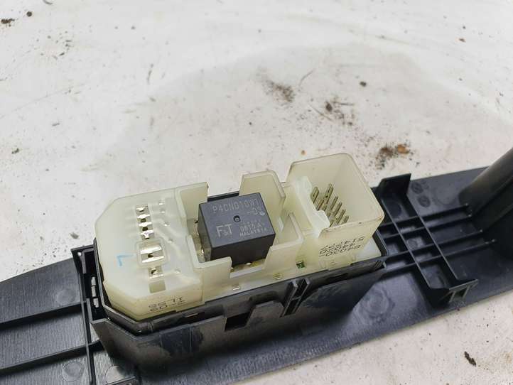 Toyota Avensis Verso (2001 - 2004)  7423144190 Кнопка стеклоподъемников