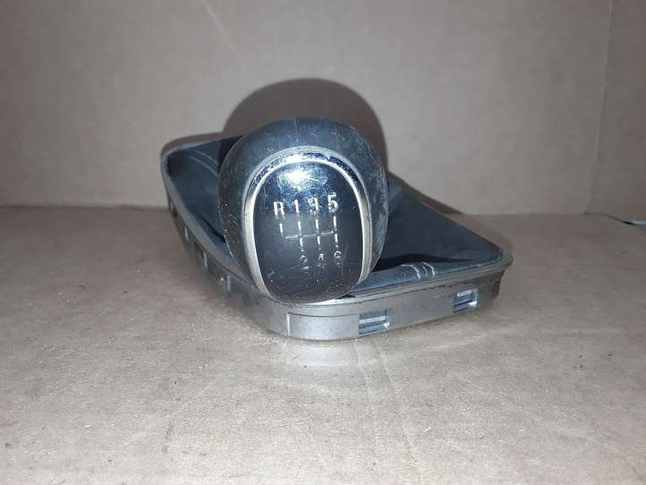 Opel Insignia A (2008 - 2017)  92262201206 Отделка рычага переключения передач (кожа, головка)