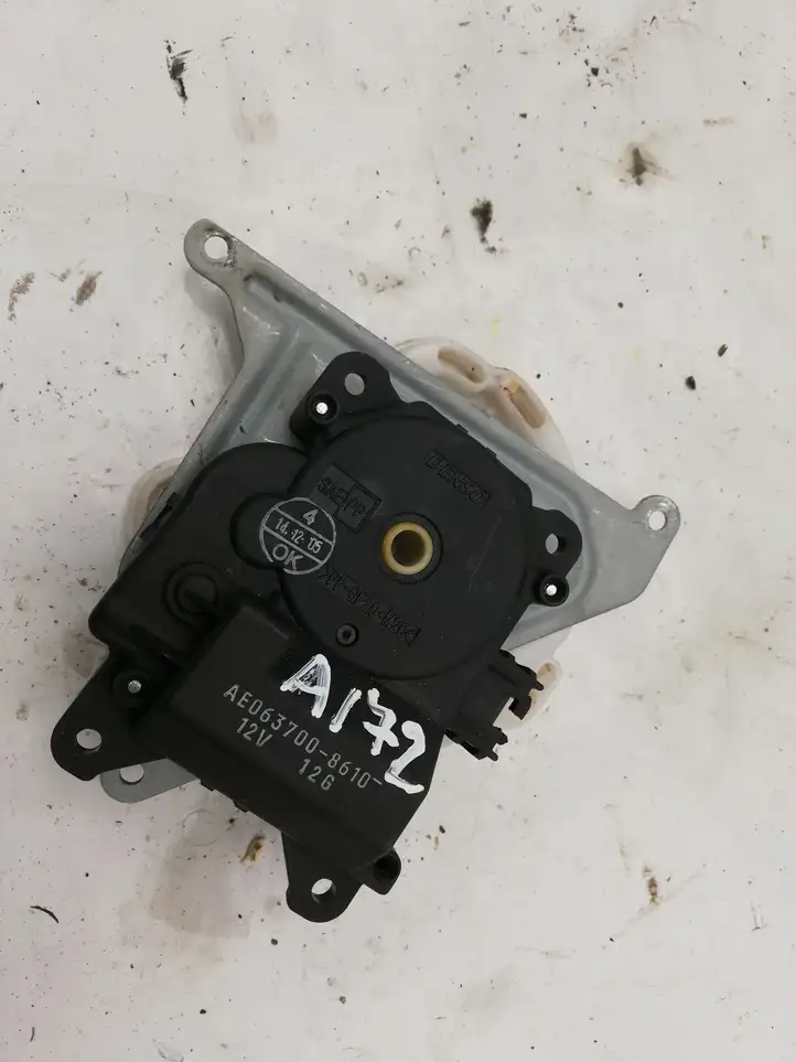 Toyota Avensis T250 (2003 - 2006) AE0637008610 Двигатель задвижки потока воздуха — фото 1