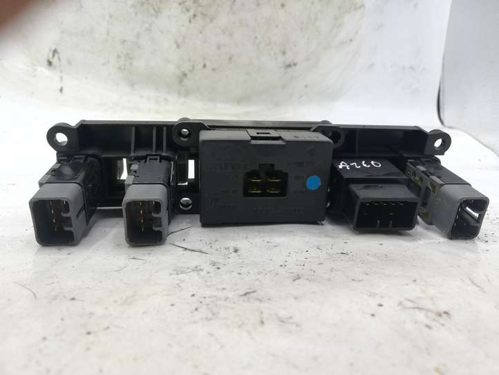 Hyundai Santa Fe (2000 - 2005)  9452026500 Другие включатели / ручки/ переключатели