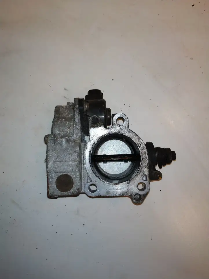 Toyota Avensis Verso (1995 - 2001) 8967221020 Дроссельная заслонка — фото 4