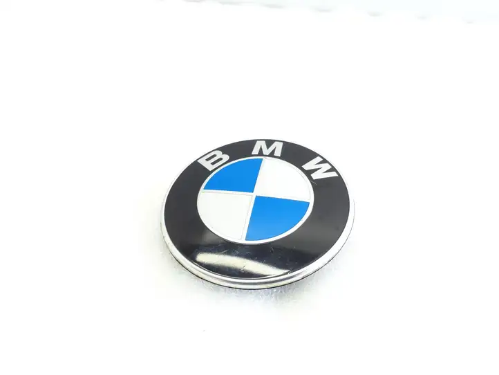 BMW 3 F30 F35 F31 (2012 - 2018) 8219237 Эмблема производителя — фото 2