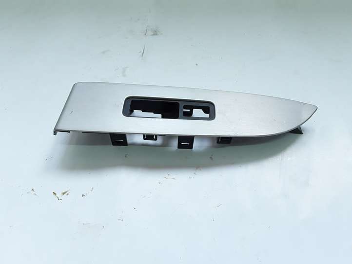 Nissan Murano Z51 (2009 - 2016)  809601AA0A Отделка кнопок стеклоподъемника 