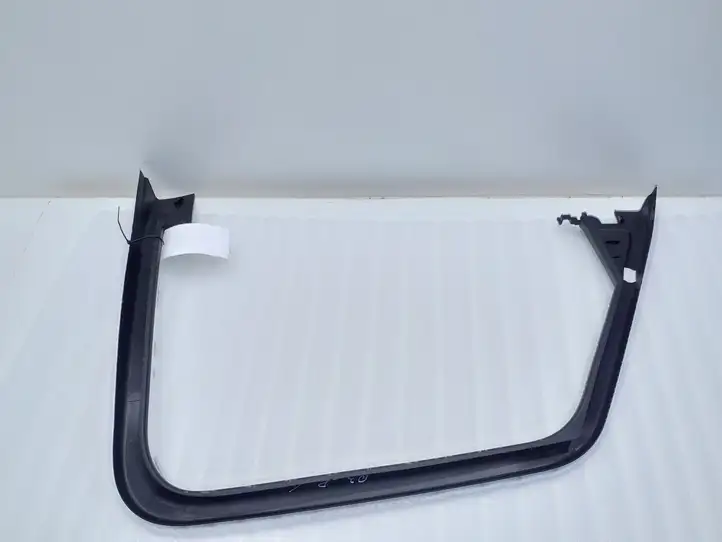 Audi Q3 8U (2011 - 2014) 8U0867672 Рамка дверного стекла задней двери — фото 3