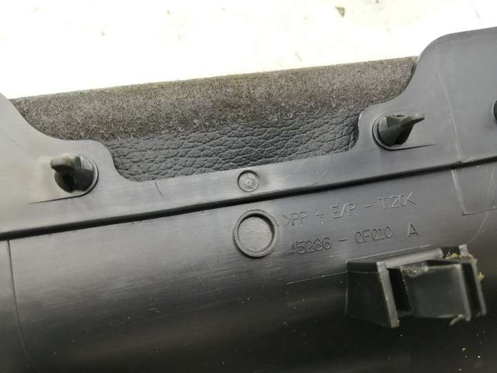 Toyota Corolla Verso E121 (2001 - 2004)  4528960F010 Отделка рулевой колонки