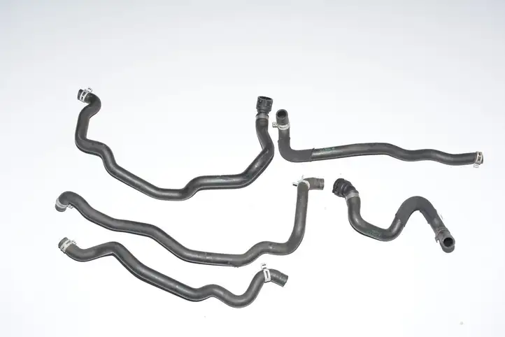 BMW 5 F10 F11 (2009 - 2016) 9170347 Шланги системы охлаждения — фото 3