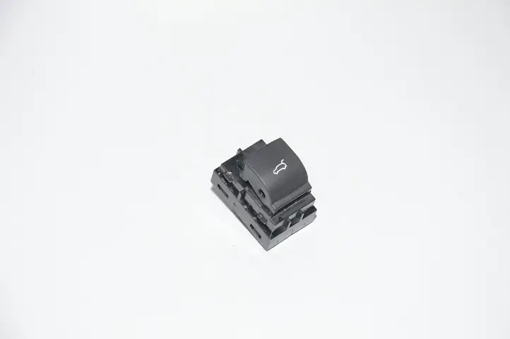 BMW X5 F15 (2013 - 2017) 9318704 Кнопка открытия задней двери — фото 1