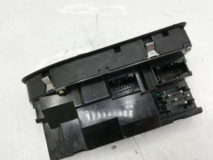 BMW 5 E39 (1996 - 2003)  8380646 Кнопка стеклоподъемников