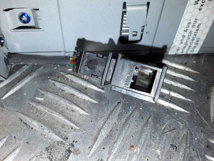 Skoda Octavia Mk1 (1U) (1996 - 2004)  1Z0035111A CD/DVD чейнджер