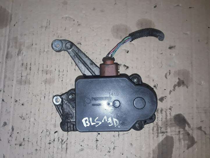 Cadillac BLS (2006 - 2009)  55205127 Двигатель заслонки