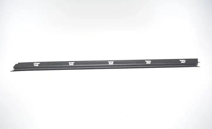 BMW 3 F30 F35 F31 (2012 - 2018) 7258299 Уплотнитель стекла передней двери — фото 1