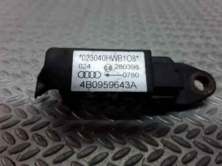 Audi A6 S6 C5 4B (1997 - 2001) 4B0959643A Датчик удара SRS — фото 1