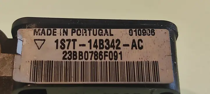 Ford Mondeo Mk III (2000 - 2007)  1S7T14B342AC Датчик удара надувных подушек