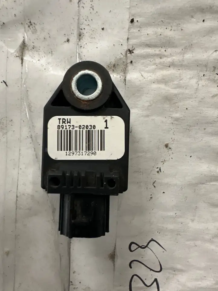 Toyota Corolla Verso AR10 (2004 - 2009) 8917302030 Датчик удара SRS — фото 1