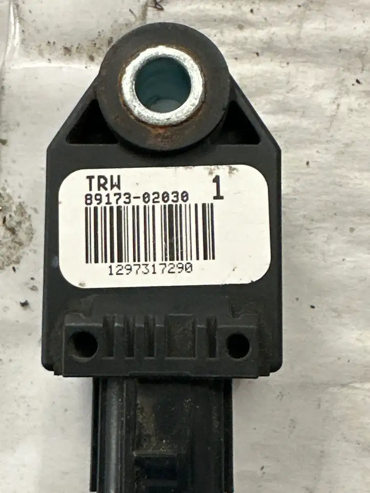 Toyota Corolla Verso AR10 (2004 - 2009) 8917302030 Датчик удара SRS — фото 3