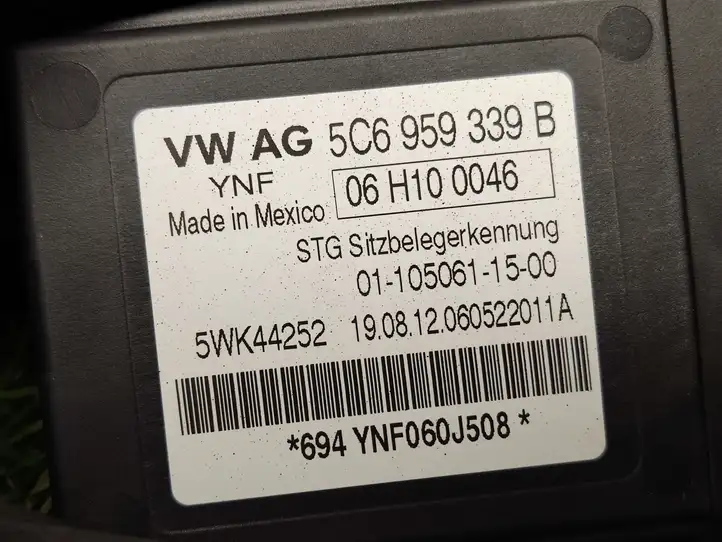 Volkswagen Jetta VI (2011 - 2018) 5C6959339B Блок управления сиденьем — фото 3