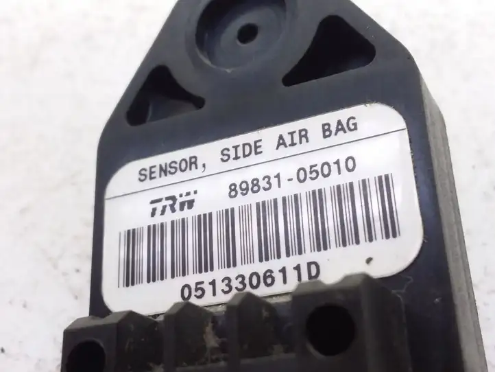 Toyota Corolla E120 E130 (2000 - 2004) 8983105010 Датчик удара SRS — фото 4