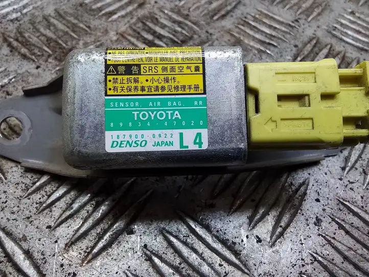 Toyota Prius (XW20) (2003 - 2009) 8983447020 Датчик удара SRS — фото 4