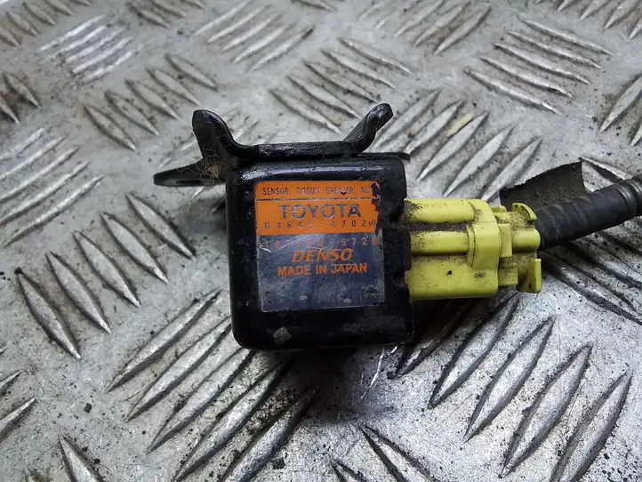 Toyota Prius (XW20) (2003 - 2009) G484547020 Датчик удара SRS — фото 2