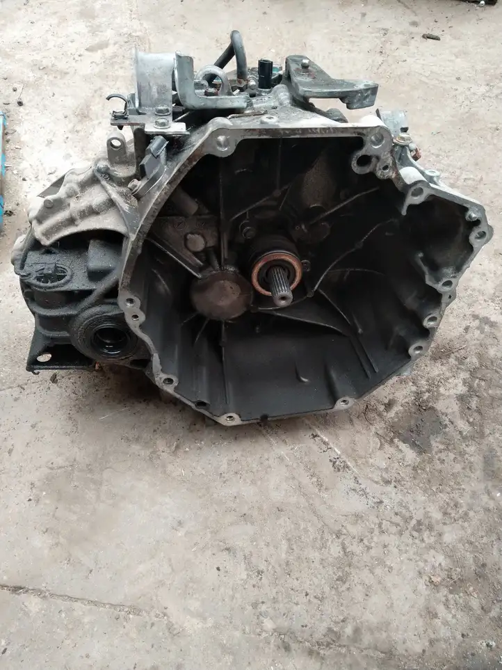 Nissan Qashqai (2010 - 2013) Механическая коробка передач, 6 передач — фото 1
