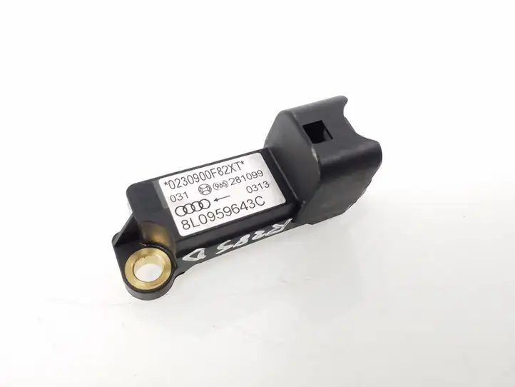 Audi A3/S3 8L (1996 - 2000) 8L0959643C Датчик удара SRS — фото 1