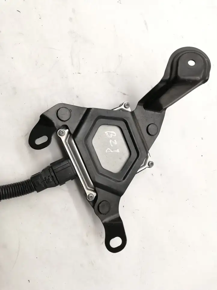 Toyota C-HR (2016 - 2022)  88162F4011 Радар слепых зон