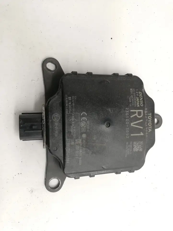 Toyota RAV 4 (XA50) (2018 - )  8816242090 Радар слепых зон