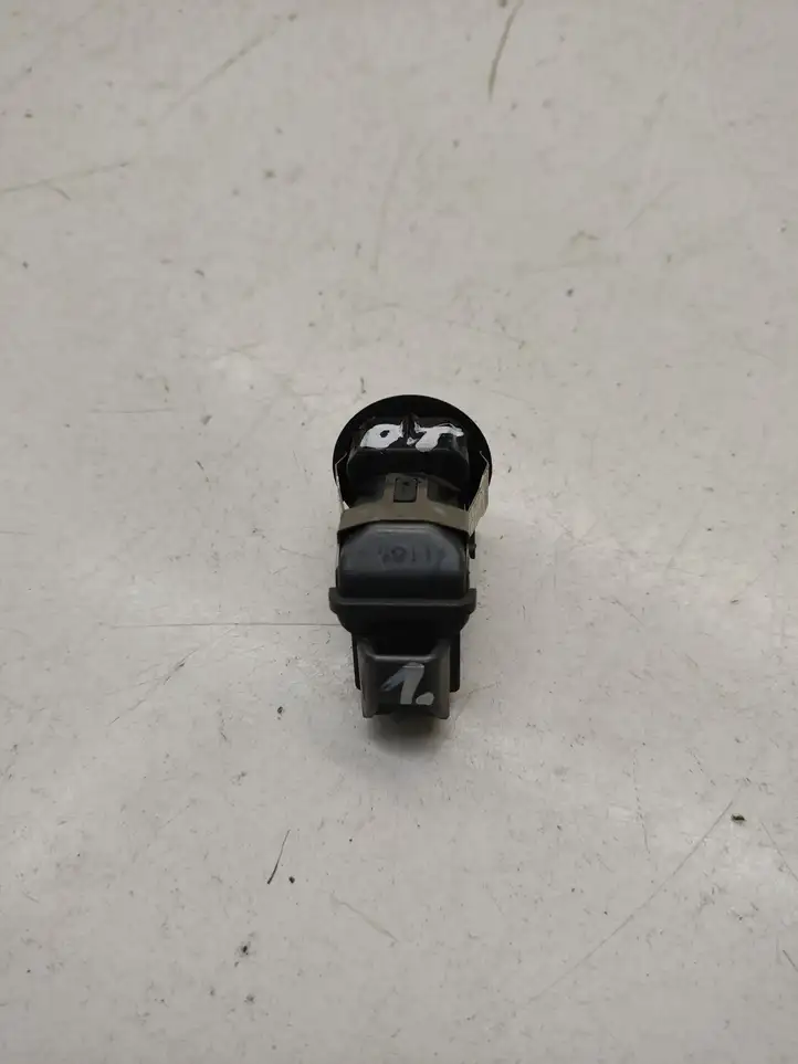 Mitsubishi Outlander (2007 - 2012)   Датчик (датчики) парковки