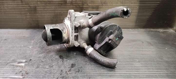 BMW 3 E90 E91 (2005 - 2012)  7810871 Охладитель EGR