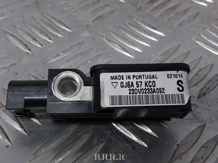 Mazda 6 (2002 - 2005) GJ6A57KC0 Датчик удара SRS — фото 3