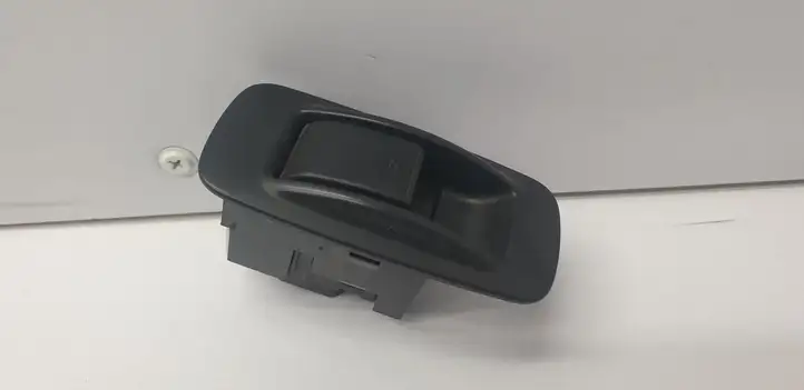 Toyota Corolla Verso AR10 (2004 - 2009) 848010F030 Блок кнопок стеклоподъемников — фото 1