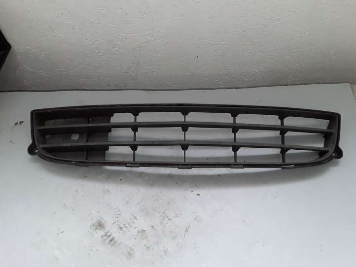 Opel Agila B (2007 - 2016)  7172152K0 Нижняя решётка (из трех частей)