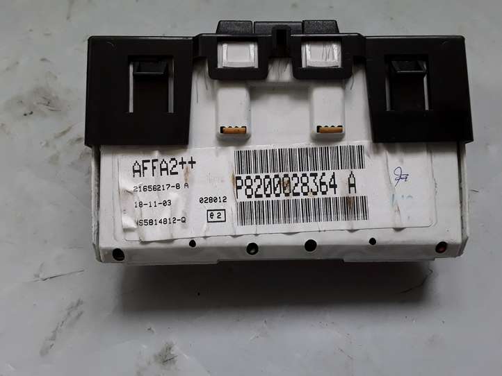 Renault Clio II (2001 - 2005)  8200028364A Экран/ дисплей / маленький экран