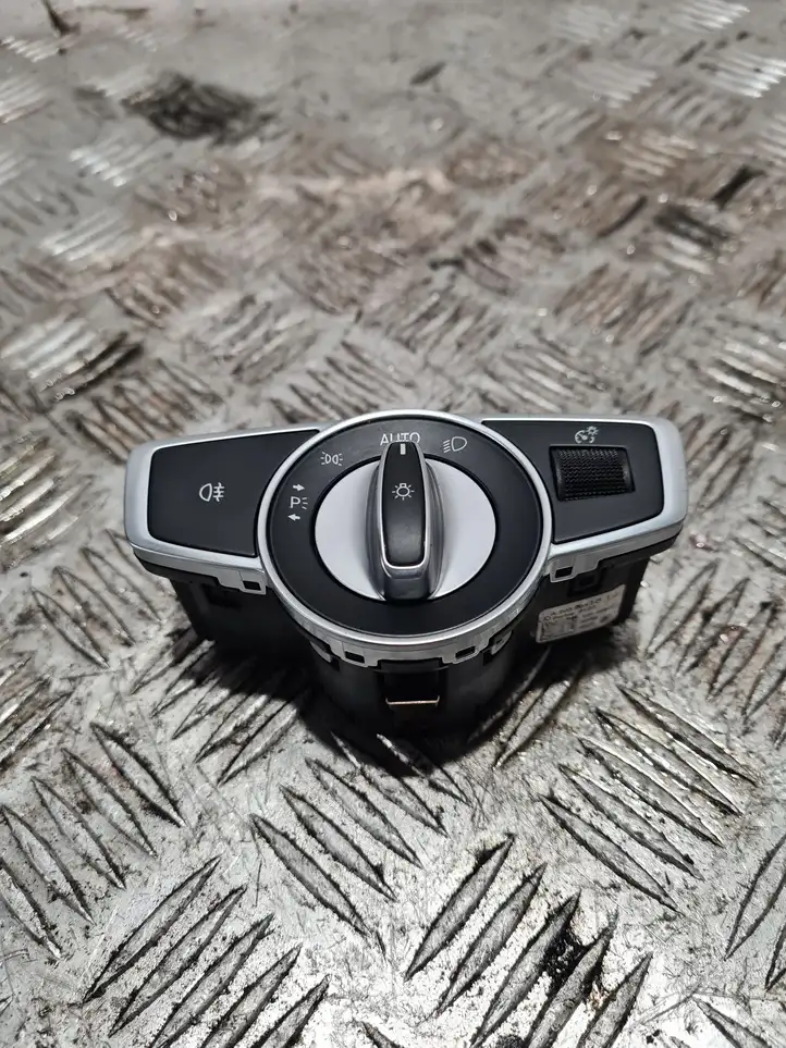Mercedes-Benz GLC X253/C253 (2015 - ) A2059051810 Включатель фонарей — фото 1