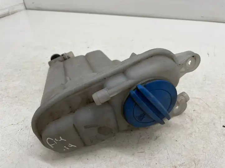 Audi A4 S4 B8 8K (2011 - 2015) 8K0121403Q Расширительный бачок — фото 1