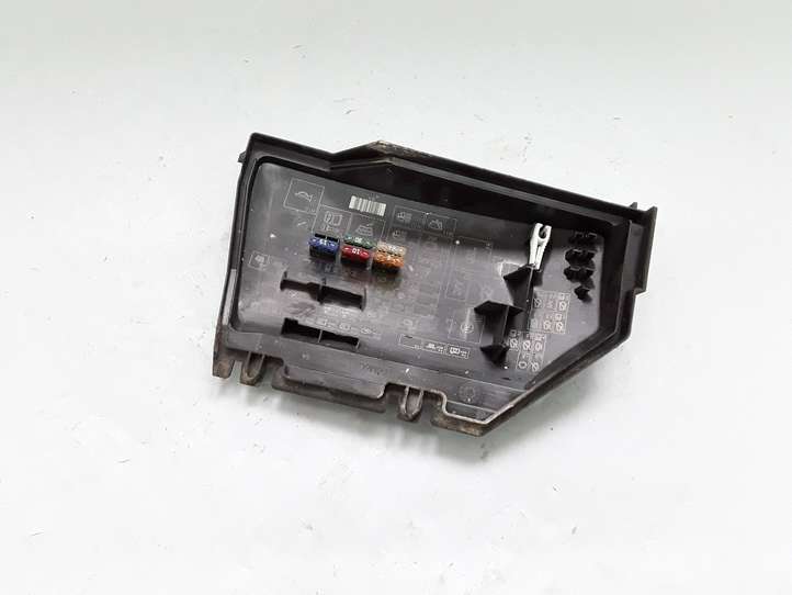 Land Rover Freelander (2006 - 2010)  6G9T14A076SA Крышка ящика предохранителей