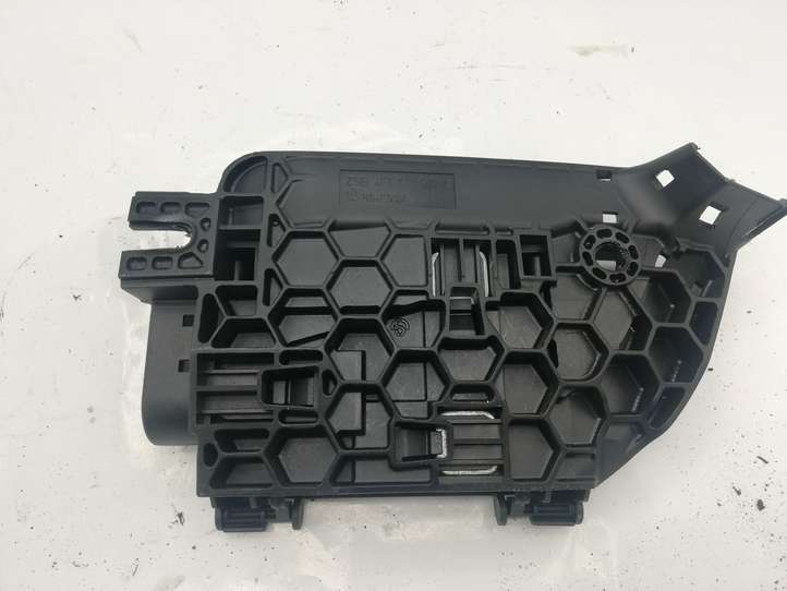 Audi A6 (2004 - 2008)  4F09718152 Узел подключения плюсовых проводов