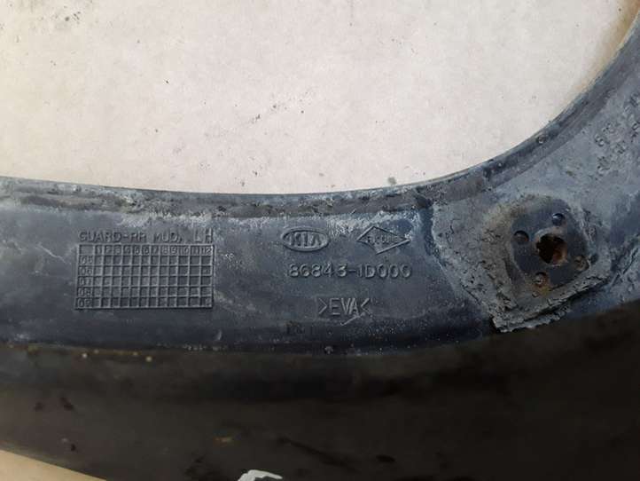Kia Carens (2006 - 2012)  868431D000 Передний брызговик