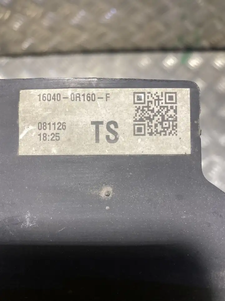 Toyota Avensis T270 (2009 - 2012) 160400R160 Дифузор радиатора — фото 2