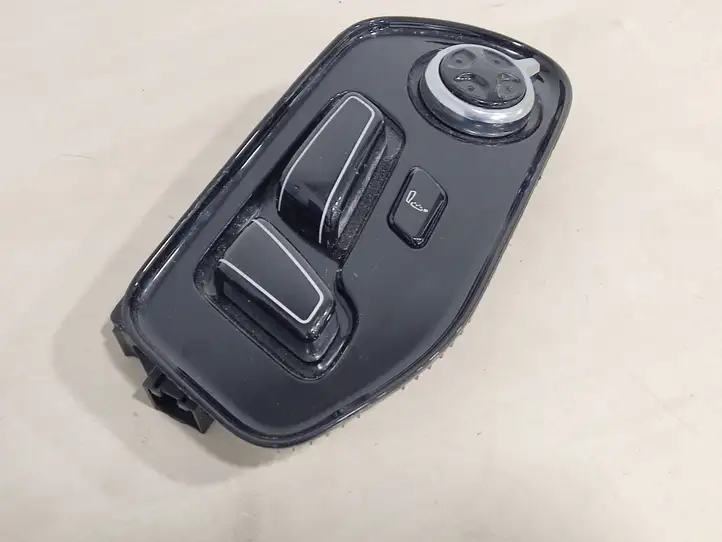 Audi A8 S8 D4 4H (2010 - 2014) 8K0959747 Ручка регулировки сиденья — фото 4