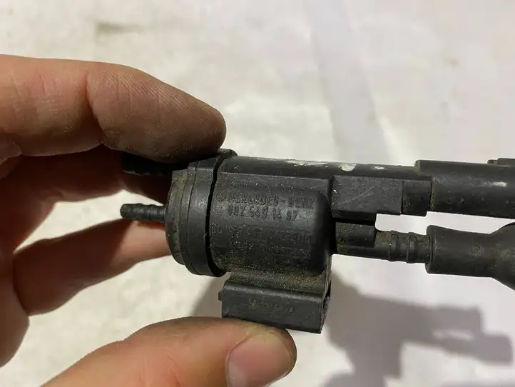 Mercedes-Benz Sprinter W906 (2006 - 2018) a0025401497 Вакуумный клапан двигателя — фото 3